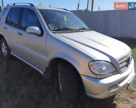 Сірий Мерседес М-Клас, об'ємом двигуна 2.7 л та пробігом 300 тис. км за 7500 $, фото 4 на Automoto.ua