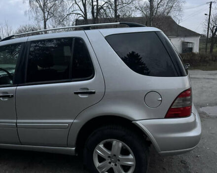 Серый Мерседес М-Класс, объемом двигателя 2.69 л и пробегом 474 тыс. км за 7000 $, фото 7 на Automoto.ua