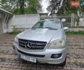Серый Мерседес М-Класс, объемом двигателя 3 л и пробегом 430 тыс. км за 9300 $, фото 1 на Automoto.ua