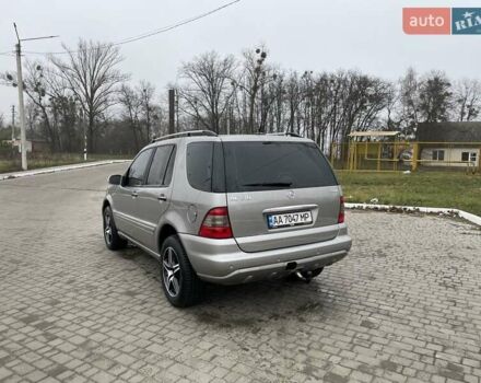 Серый Мерседес М-Класс, объемом двигателя 2.69 л и пробегом 383 тыс. км за 9800 $, фото 14 на Automoto.ua