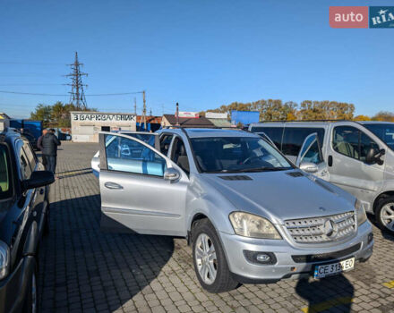 Серый Мерседес М-Класс, объемом двигателя 3 л и пробегом 380 тыс. км за 10500 $, фото 4 на Automoto.ua