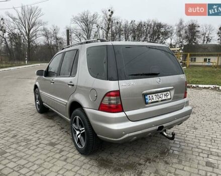 Серый Мерседес М-Класс, объемом двигателя 2.69 л и пробегом 383 тыс. км за 9800 $, фото 15 на Automoto.ua