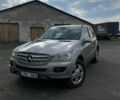 Сірий Мерседес М-Клас, об'ємом двигуна 3 л та пробігом 280 тис. км за 4400 $, фото 1 на Automoto.ua