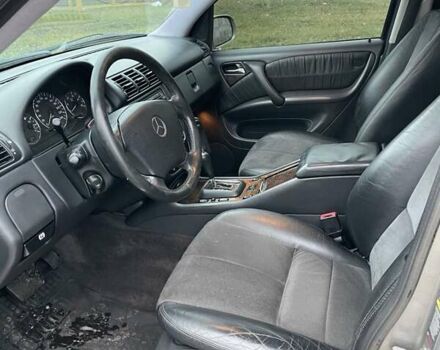 Серый Мерседес М-Класс, объемом двигателя 2.69 л и пробегом 383 тыс. км за 9800 $, фото 21 на Automoto.ua