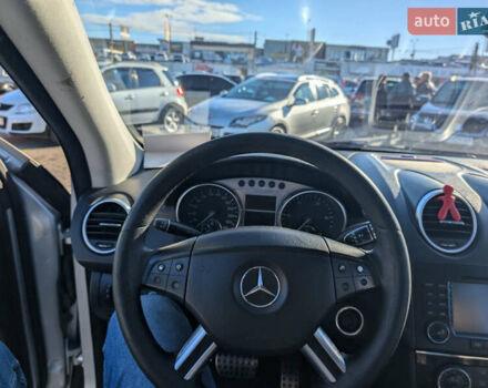 Серый Мерседес М-Класс, объемом двигателя 3 л и пробегом 380 тыс. км за 10500 $, фото 12 на Automoto.ua