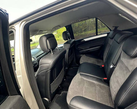 Серый Мерседес М-Класс, объемом двигателя 3 л и пробегом 300 тыс. км за 6000 $, фото 8 на Automoto.ua