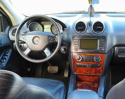 Серый Мерседес М-Класс, объемом двигателя 3 л и пробегом 419 тыс. км за 6200 $, фото 11 на Automoto.ua