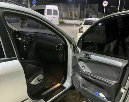 Сірий Мерседес М-Клас, об'ємом двигуна 3 л та пробігом 315 тис. км за 10700 $, фото 8 на Automoto.ua