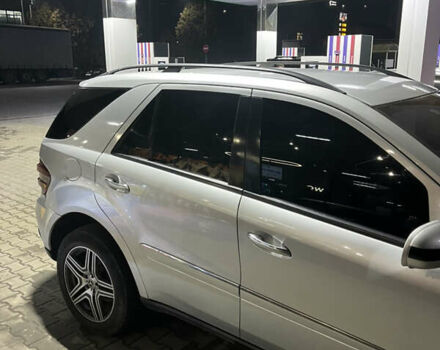 Сірий Мерседес М-Клас, об'ємом двигуна 3 л та пробігом 315 тис. км за 10700 $, фото 3 на Automoto.ua