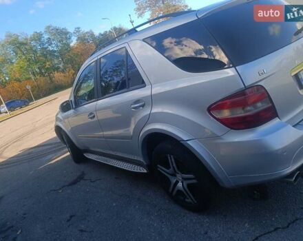 Мерседес М-Класс 2006 в Ивано-Франковске на Automoto.ua Серый Мерседес М-Класс, объемом двигателя 3.5 л и пробегом 280 тыс. км за 8599 $, фото 13 на Automoto.ua