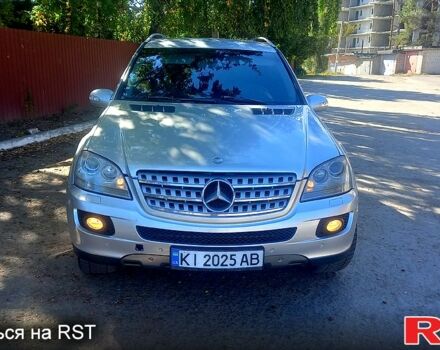 Мерседес М-Класс 2006 в Вышгороде на Automoto.ua Серый Мерседес М-Класс, объемом двигателя 3.5 л и пробегом 300 тыс. км за 6700 $, фото 2 на Automoto.ua