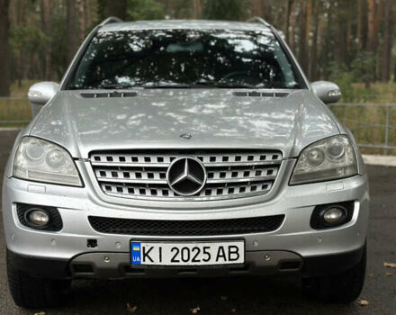 Мерседес М-Класс 2006 в Киеве на Automoto.ua Серый Мерседес М-Класс, объемом двигателя 3.5 л и пробегом 310 тыс. км за 6800 $, фото 1 на Automoto.ua