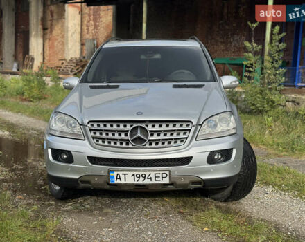 Серый Мерседес М-Класс, объемом двигателя 3 л и пробегом 280 тыс. км за 10990 $, фото 1 на Automoto.ua