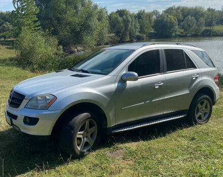 Мерседес М-Класс 2006 в Киеве на Automoto.ua Серый Мерседес М-Класс, объемом двигателя 3.5 л и пробегом 255 тыс. км за 10500 $, фото 11 на Automoto.ua