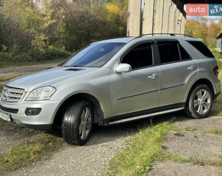 Серый Мерседес М-Класс, объемом двигателя 3 л и пробегом 280 тыс. км за 10990 $, фото 13 на Automoto.ua