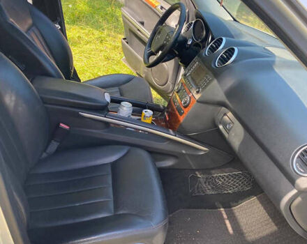 Мерседес М-Класс 2006 в Киеве на Automoto.ua Серый Мерседес М-Класс, объемом двигателя 3.5 л и пробегом 255 тыс. км за 10500 $, фото 5 на Automoto.ua