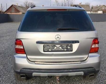 Серый Мерседес М-Класс, объемом двигателя 3 л и пробегом 419 тыс. км за 6200 $, фото 6 на Automoto.ua