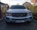 Сірий Мерседес М-Клас, об'ємом двигуна 3.5 л та пробігом 232 тис. км за 8800 $, фото 1 на Automoto.ua
