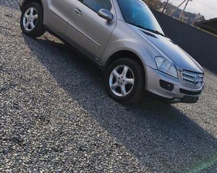 Серый Мерседес М-Класс, объемом двигателя 3 л и пробегом 419 тыс. км за 6200 $, фото 5 на Automoto.ua