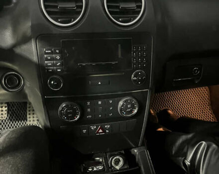 Сірий Мерседес М-Клас, об'ємом двигуна 3 л та пробігом 315 тис. км за 10700 $, фото 14 на Automoto.ua