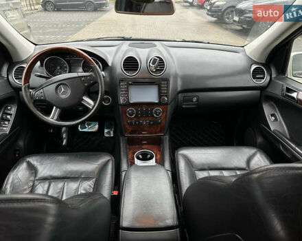 Серый Мерседес М-Класс, объемом двигателя 3.5 л и пробегом 305 тыс. км за 7190 $, фото 9 на Automoto.ua