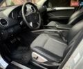 Сірий Мерседес М-Клас, об'ємом двигуна 3 л та пробігом 260 тис. км за 10700 $, фото 5 на Automoto.ua