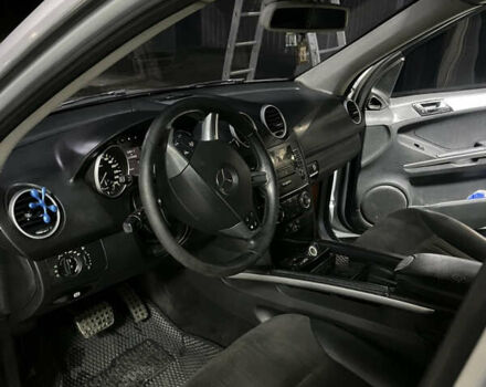 Сірий Мерседес М-Клас, об'ємом двигуна 3 л та пробігом 315 тис. км за 10700 $, фото 12 на Automoto.ua