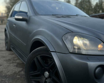 Серый Мерседес М-Класс, объемом двигателя 6.21 л и пробегом 250 тыс. км за 14500 $, фото 6 на Automoto.ua