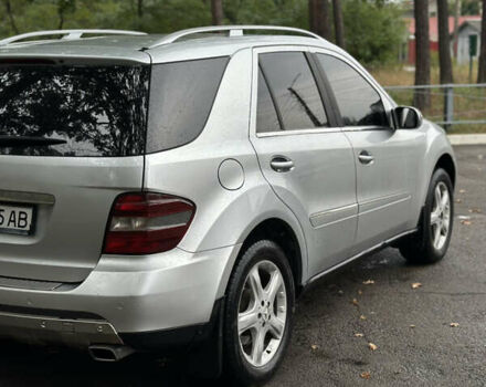 Мерседес М-Класс 2006 в Киеве на Automoto.ua Серый Мерседес М-Класс, объемом двигателя 3.5 л и пробегом 310 тыс. км за 6800 $, фото 6 на Automoto.ua