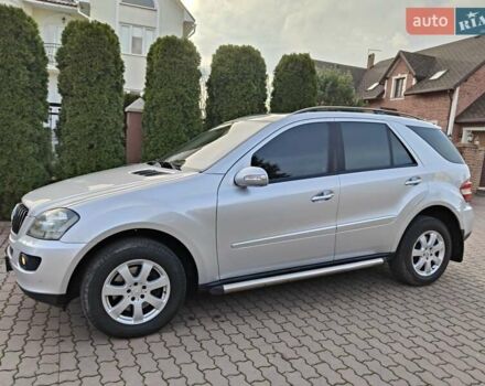 Серый Мерседес М-Класс, объемом двигателя 3 л и пробегом 265 тыс. км за 12300 $, фото 3 на Automoto.ua