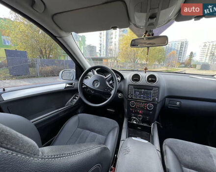 Серый Мерседес М-Класс, объемом двигателя 3 л и пробегом 345 тыс. км за 12400 $, фото 14 на Automoto.ua