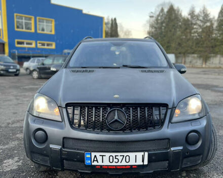 Серый Мерседес М-Класс, объемом двигателя 6.21 л и пробегом 250 тыс. км за 14500 $, фото 1 на Automoto.ua