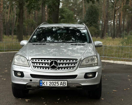 Мерседес М-Класс 2006 в Киеве на Automoto.ua Серый Мерседес М-Класс, объемом двигателя 3.5 л и пробегом 310 тыс. км за 6800 $, фото 3 на Automoto.ua