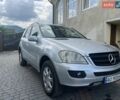 Серый Мерседес М-Класс, объемом двигателя 3 л и пробегом 341 тыс. км за 8900 $, фото 1 на Automoto.ua