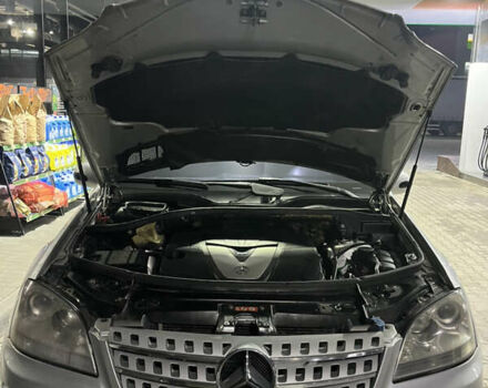 Сірий Мерседес М-Клас, об'ємом двигуна 3 л та пробігом 315 тис. км за 10700 $, фото 10 на Automoto.ua