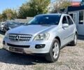 Сірий Мерседес М-Клас, об'ємом двигуна 2.99 л та пробігом 256 тис. км за 10700 $, фото 1 на Automoto.ua