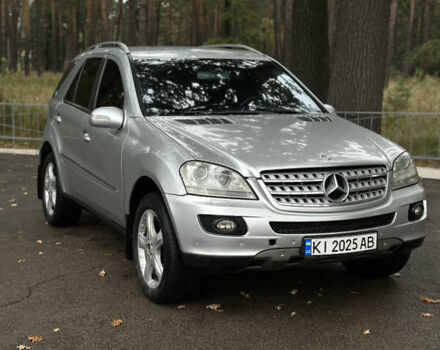 Мерседес М-Класс 2006 в Киеве на Automoto.ua Серый Мерседес М-Класс, объемом двигателя 3.5 л и пробегом 310 тыс. км за 6800 $, фото 2 на Automoto.ua