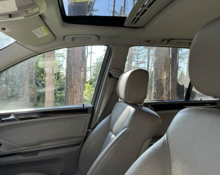 Серый Мерседес М-Класс, объемом двигателя 4.97 л и пробегом 300 тыс. км за 8500 $, фото 6 на Automoto.ua