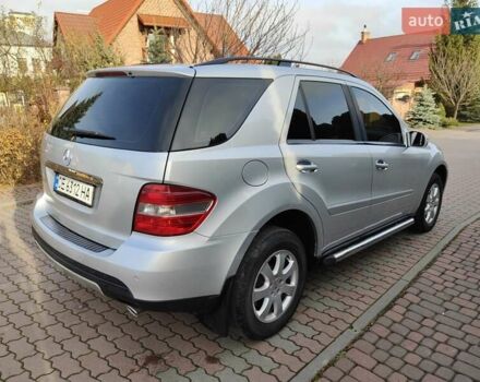 Серый Мерседес М-Класс, объемом двигателя 3 л и пробегом 265 тыс. км за 12300 $, фото 6 на Automoto.ua