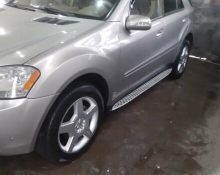 Серый Мерседес М-Класс, объемом двигателя 3.5 л и пробегом 250 тыс. км за 9000 $, фото 3 на Automoto.ua