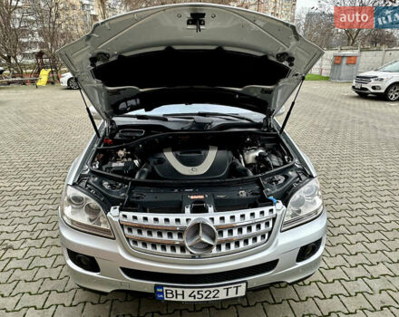 Серый Мерседес М-Класс, объемом двигателя 3.5 л и пробегом 240 тыс. км за 9800 $, фото 46 на Automoto.ua