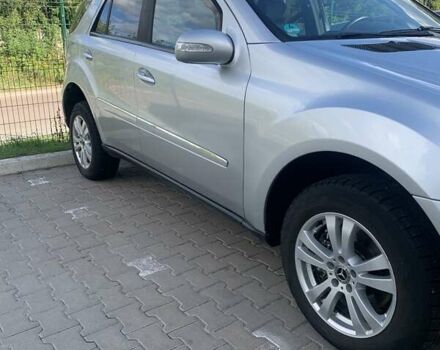 Сірий Мерседес М-Клас, об'ємом двигуна 3 л та пробігом 297 тис. км за 11500 $, фото 4 на Automoto.ua