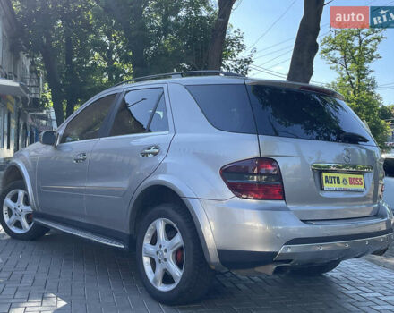 Серый Мерседес М-Класс, объемом двигателя 3.5 л и пробегом 258 тыс. км за 8999 $, фото 6 на Automoto.ua