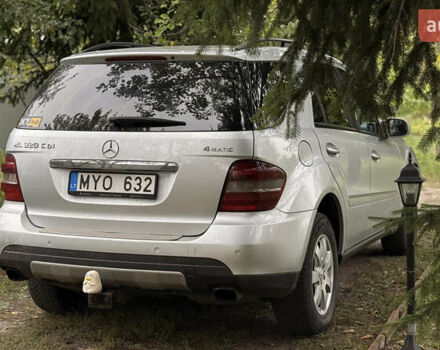 Серый Мерседес М-Класс, объемом двигателя 3 л и пробегом 300 тыс. км за 6300 $, фото 3 на Automoto.ua