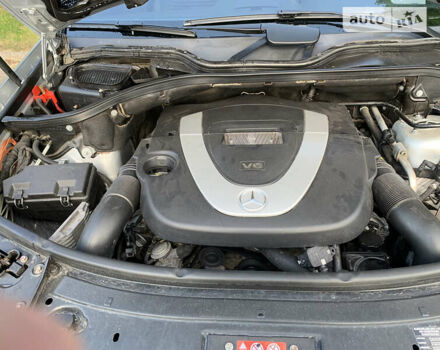 Серый Мерседес М-Класс, объемом двигателя 3.5 л и пробегом 95 тыс. км за 15200 $, фото 33 на Automoto.ua
