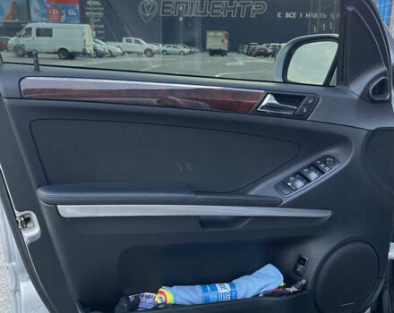 Серый Мерседес М-Класс, объемом двигателя 3 л и пробегом 150 тыс. км за 13500 $, фото 12 на Automoto.ua