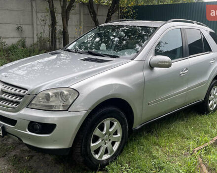 Сірий Мерседес М-Клас, об'ємом двигуна 3 л та пробігом 300 тис. км за 6500 $, фото 1 на Automoto.ua