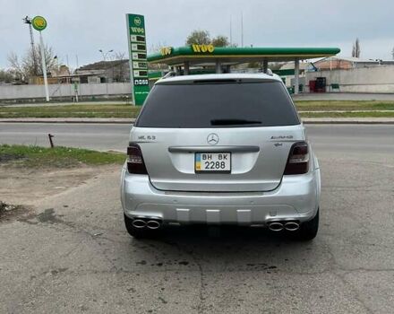 Серый Мерседес М-Класс, объемом двигателя 6.21 л и пробегом 148 тыс. км за 12000 $, фото 1 на Automoto.ua