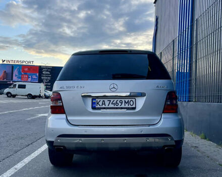 Серый Мерседес М-Класс, объемом двигателя 3 л и пробегом 150 тыс. км за 13500 $, фото 5 на Automoto.ua