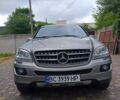 Сірий Мерседес М-Клас, об'ємом двигуна 2.99 л та пробігом 326 тис. км за 11100 $, фото 1 на Automoto.ua